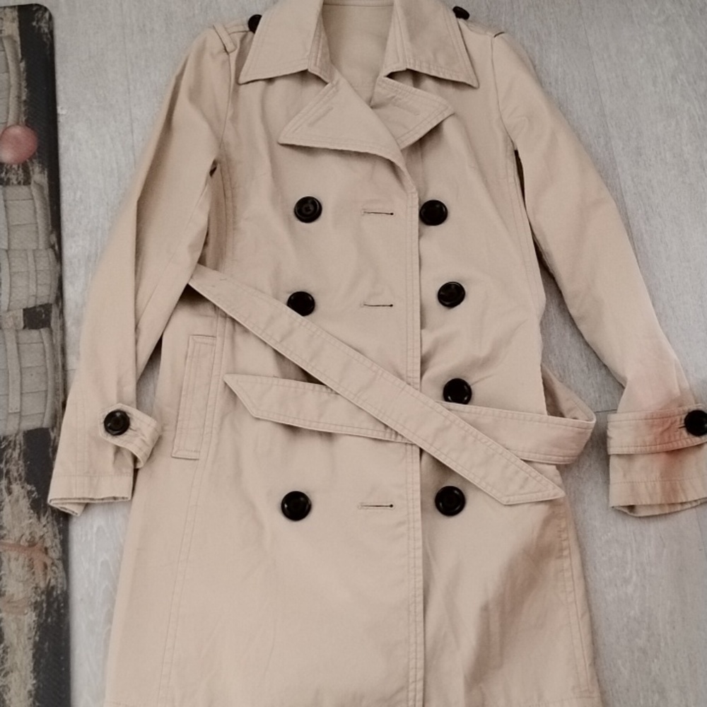Classic Beige Vintage Double-Breasted  Trench Coat - Picture 3 of 13